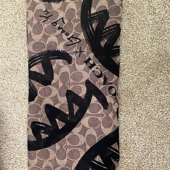 Authentic Coach Guang Yu scarf - Picture 4 of 4